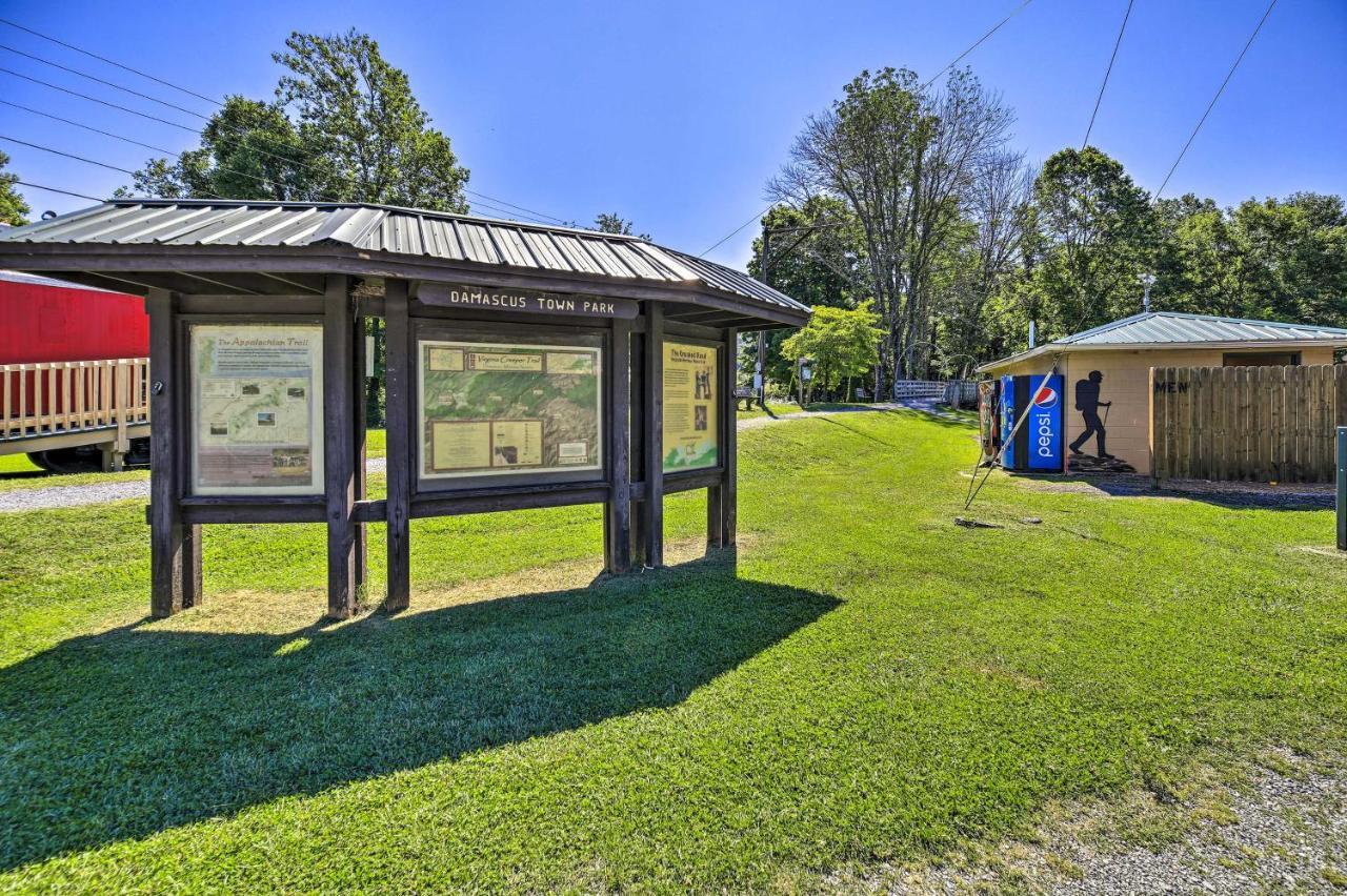 Cozy Damascus Cottage With Porch And Trail Access! Exterior photo