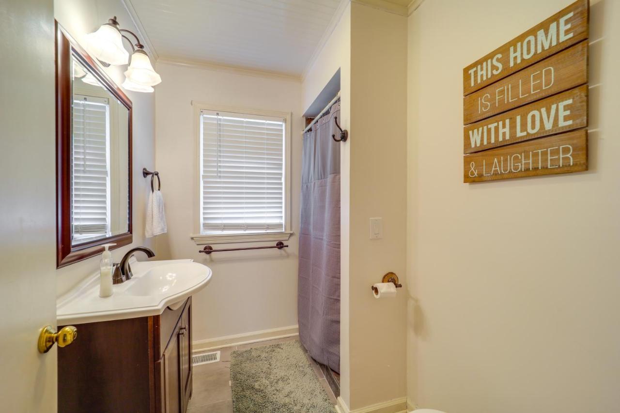 Cozy Damascus Cottage With Porch And Trail Access! Exterior photo